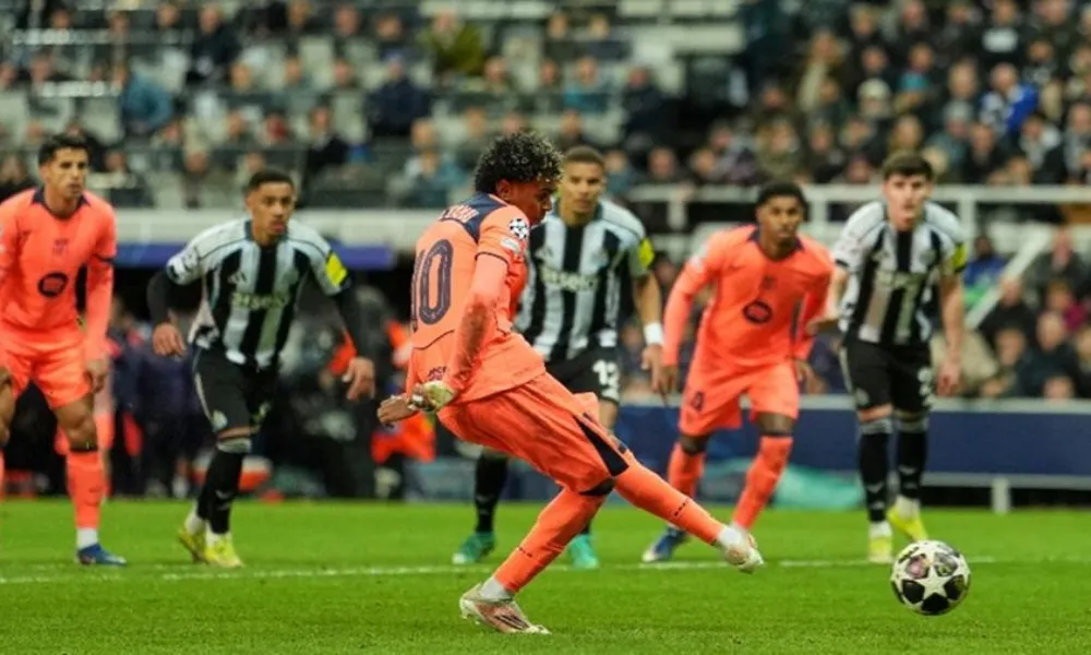 Για ακόμα μια ανατροπή στο Άνφιλντ η Λίβερπουλ, για το «τσεκ» στα προημιτελικά η Μπαρτσελόνα