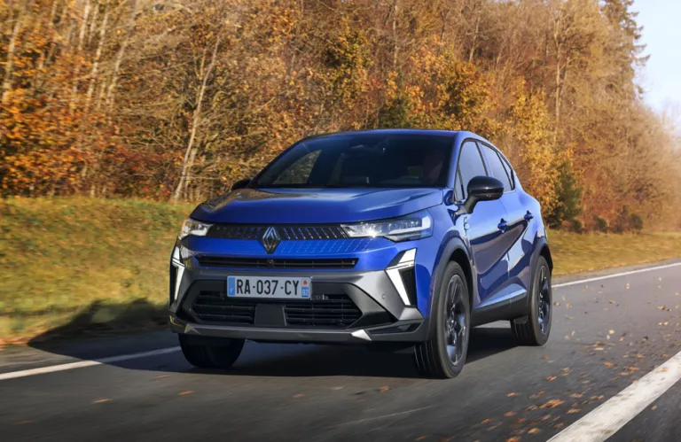 Το υβριδικό Renault Captur των 160 ίππων συνδυάζει απόδοση και χαμηλή κατανάλωση