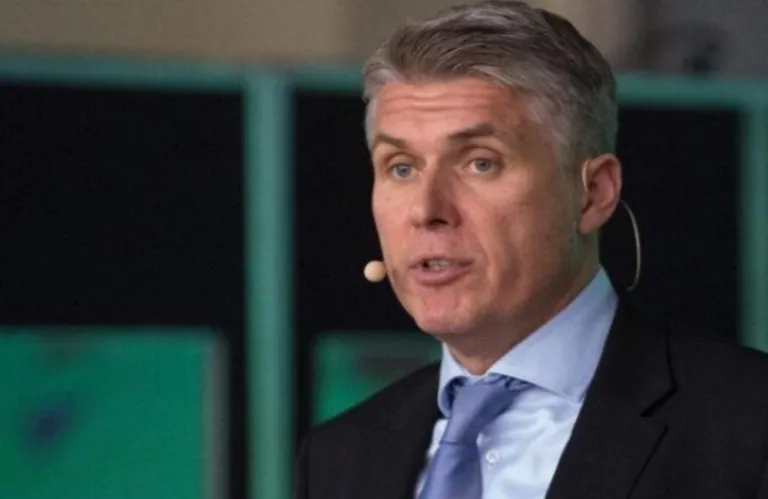 Ο επικεφαλής διαιτησίας της UEFA θέλει μείωση της χρήσης του VAR