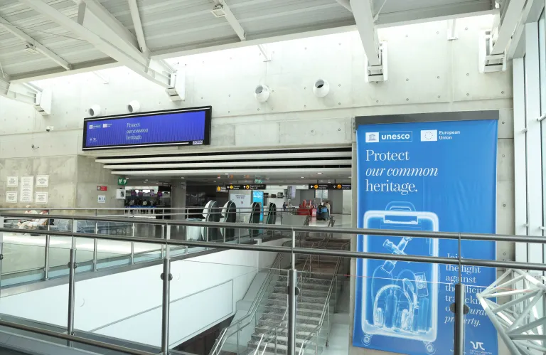 Εκστρατεία στα αεροδρόμια Λάρνακας και Πάφου για καταπολέμηση παράνομης διακίνησης πολιτιστικών αγαθών