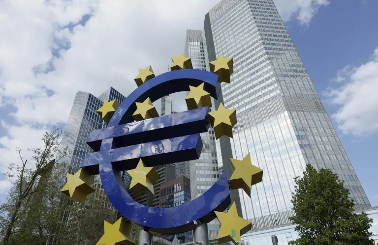 Τι και πότε θα κρίνει τις επόμενες κινήσεις της ΕΚΤ για τα επιτόκια