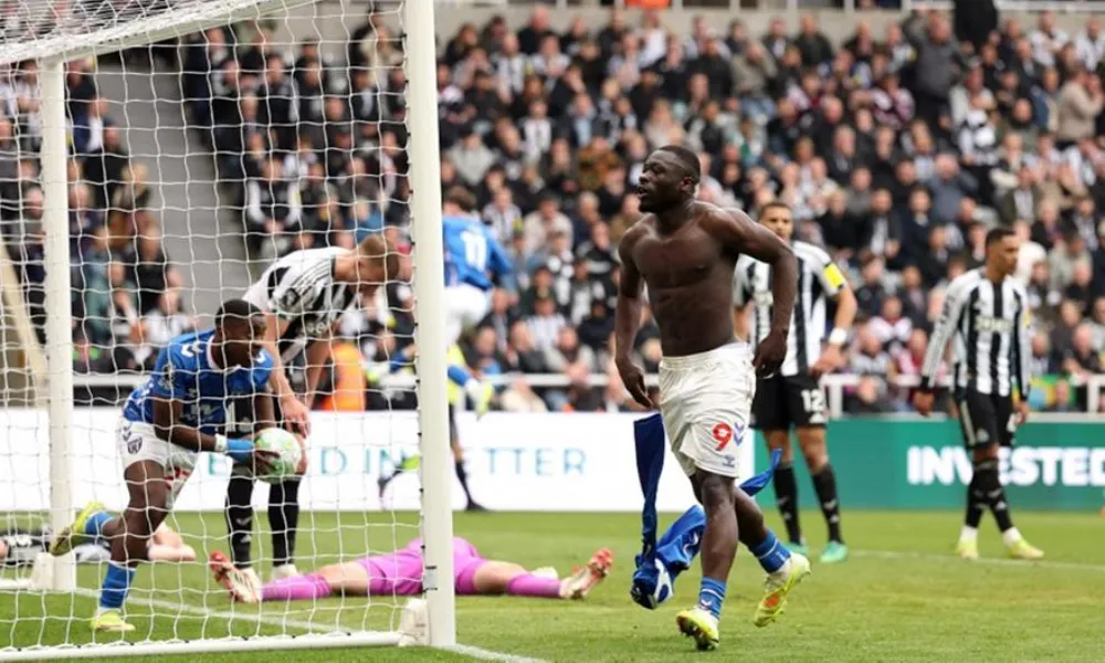 Σούπερ ανατροπή η Σάντερλαντ σόκαρε τη Νιουκάστλ στο 90'+1