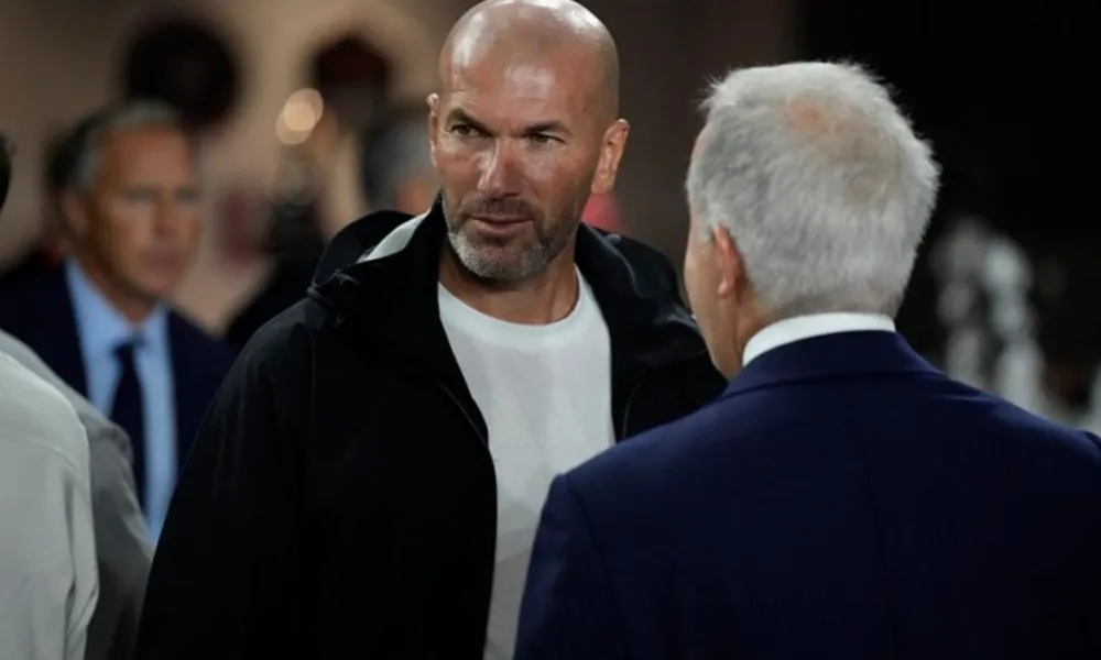 Πλησιάζει στον πάγκο της εθνικής Γαλλίας ο Ζιντάν!