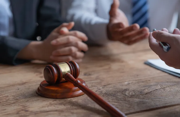 Ρύθμιση χρεών και δεσμευτικές αποφάσεις στο νομοσχέδιο για Χρηματοοικονομικό Επίτροπο