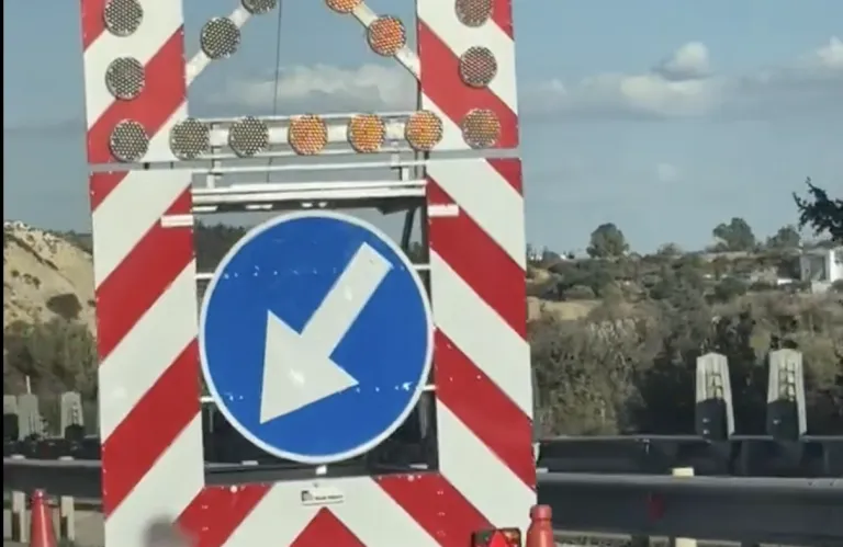 Κλειστή η αριστερή λωρίδα στον αυτοκινητόδρομο Λάρνακας-Αμμοχώστου παρά το Αβδελλερό λόγω ακινητοποίησης φορτηγού