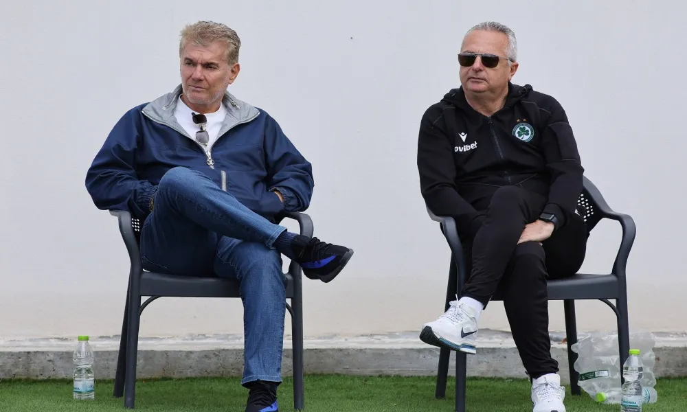 Δεν την αφήνει λεπτό μόνη της ο Παπασταύρου