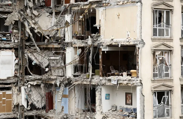 Live: Πλήγματα σε πυρηνικό σταθμό του Ιράν και συνεχείς αναχαιτίσεις στο Ισραήλ – «Απομένουν ακόμη 3.554 στόχοι», είπε ο Τραμπ