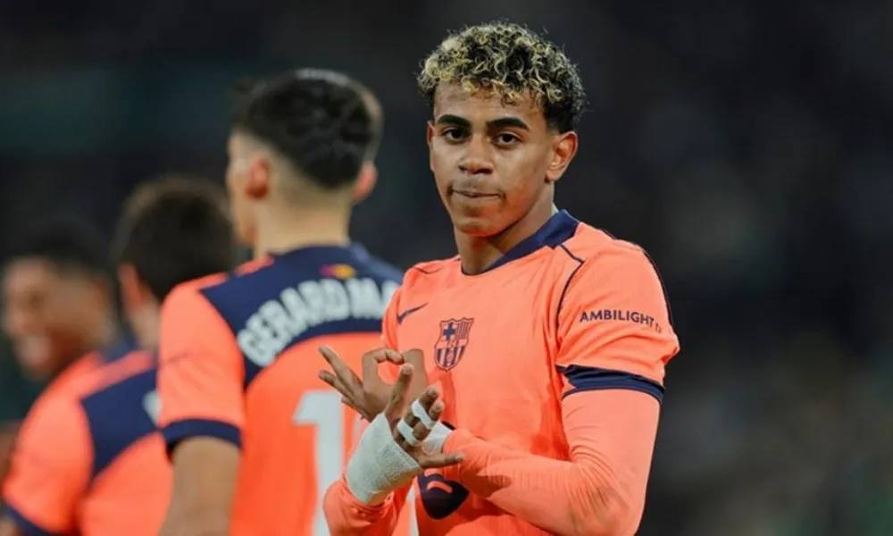 Γιαμάλ: «Δεν μπορούσα να αγοράσω PlayStation και έπαιζα με κάρτες Pokemon για ένα ευρώ»