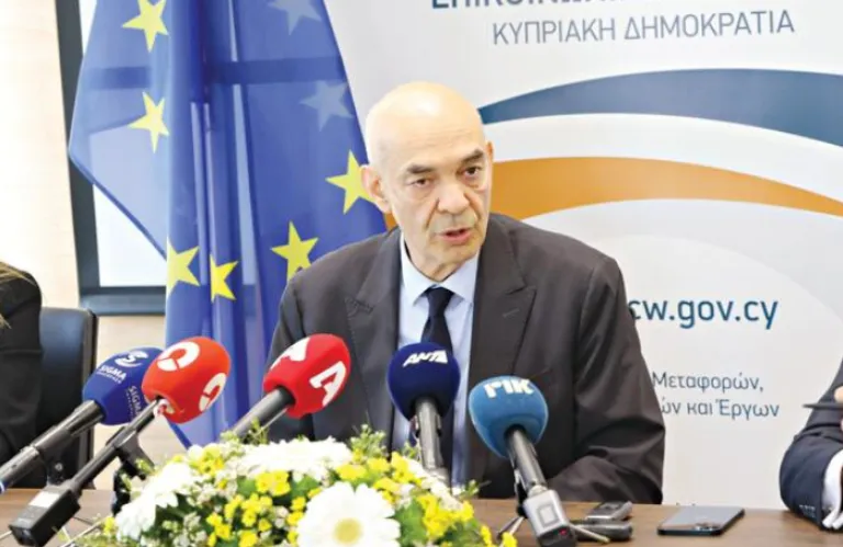 Βαφεάδης: Υπ’ αριθμόν ένα πρόβλημα για οδικά ατυχήματα η χρήση κινητών