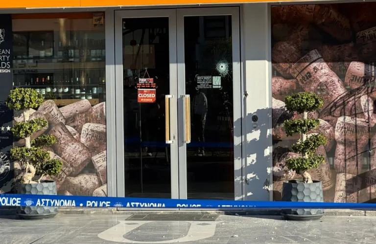 Ξανά επίθεση κατά κάβας του Πούνιν - Άγνωστος άνοιξε πυρ με 16 τουλάχιστον σφαίρες κατά υποστατικού του στη Γερμασόγεια