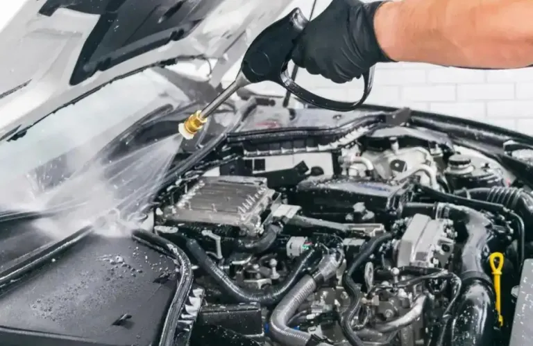Πλύσιμο κινητήρα αυτοκινήτου - Ποια λάθη πρέπει να αποφύγεις