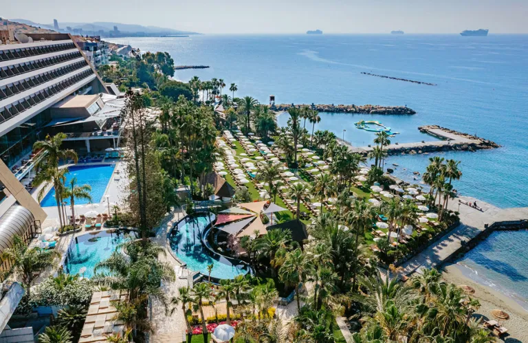 Γιορτάζουμε το Πάσχα στο Amathus Beach Hotel στη Λεμεσό