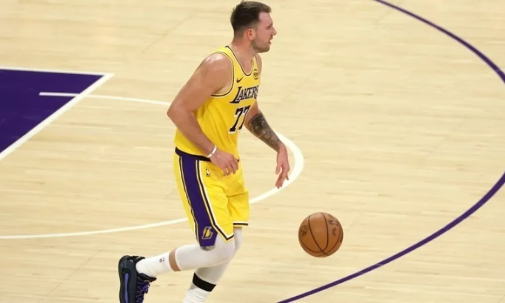 «Σοκ» στους Λέϊκερς, ο Ντόντσιτς θα χάσει την κανονική περίοδο