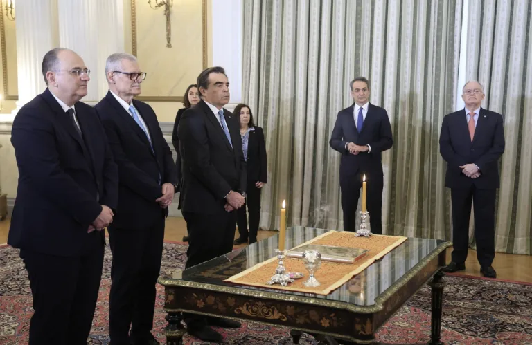 Ανασχηματισμός στην Ελλάδα: Ορκίστηκαν τα νέα μέλη της κυβέρνησης Σχοινάς, Τουρνάς, Λαζαρίδης