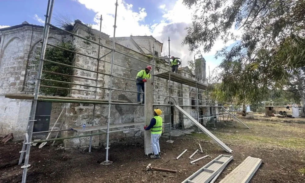 Ξεκίνησαν οι εργασίες συντήρησης της εκκλησίας του Αγίου Γεωργίου στον Καραβά (φώτος)