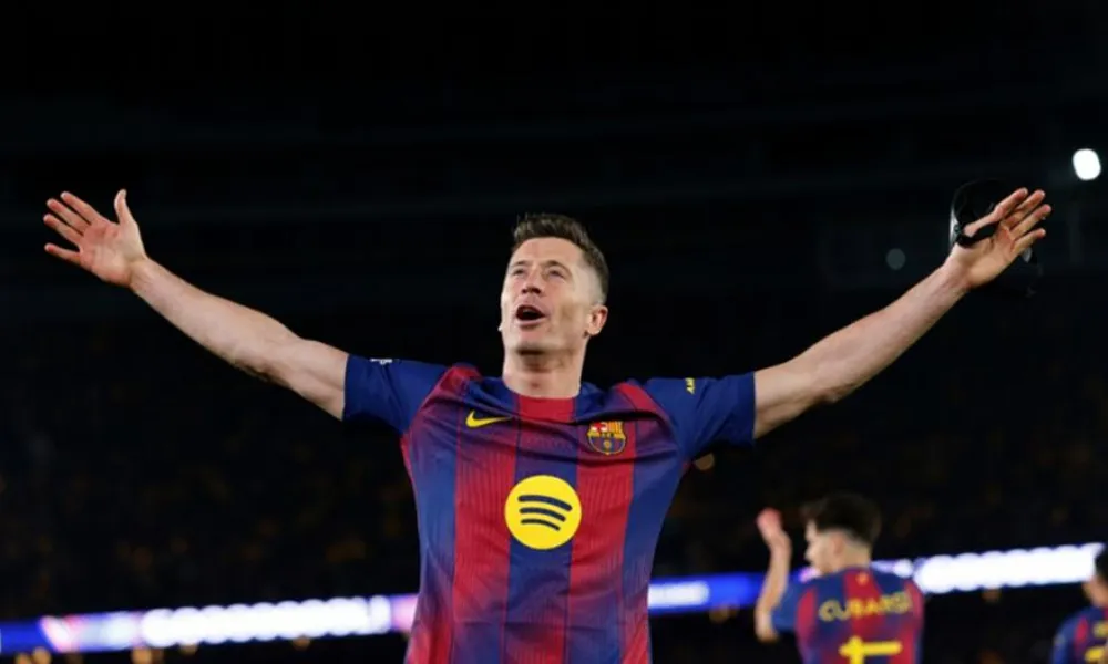 «Αγκαλιά» με τον τίτλο η Μπαρτσελόνα με γκολ του Λεβαντόφσκι στο 87'