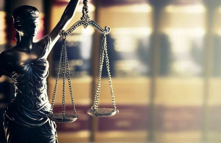 Η τεράστια κόντρα μεταξύ δύο νομικών ομάδων στη Λευκωσία