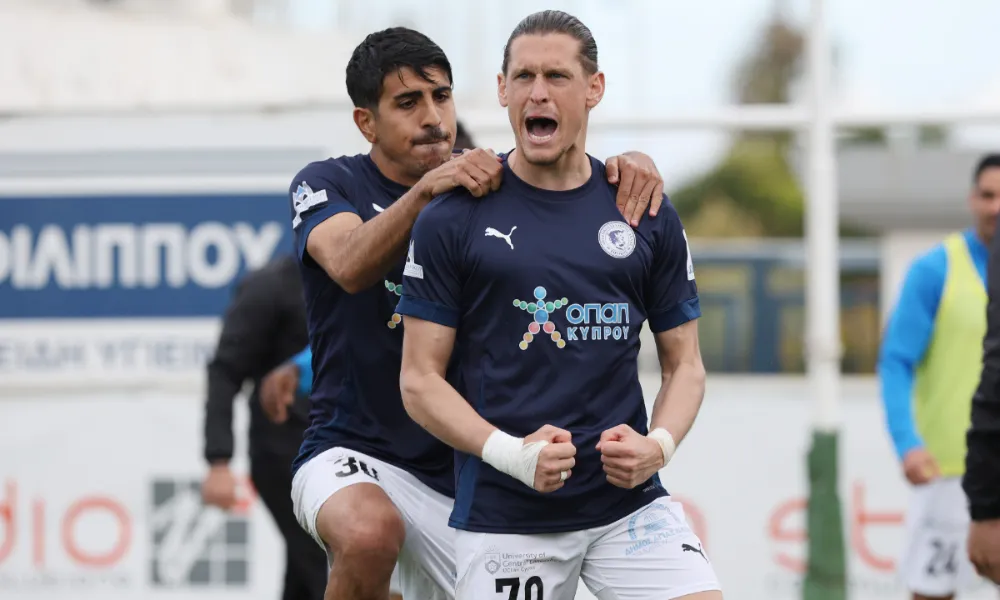 Ζωντανός ο Εθνικός, έσπασε το αήττητο του Καμορανέζι