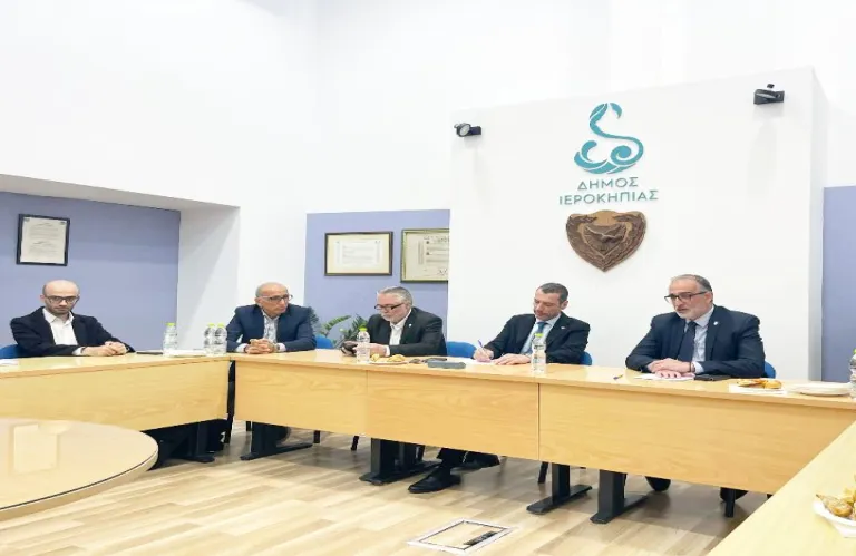 Συνάντηση Δ.Σ. Ιεροκηπίας με Υπουργό Υγείας με θέμα τη βέλτιστη αξιοποίηση του ιατρικού κέντρου
