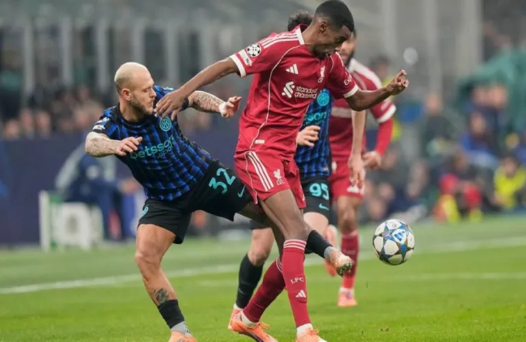 Πρώτη φορά σε αποστολή της Λίβερπουλ ο Ίσακ μετά από 3,5 μήνες