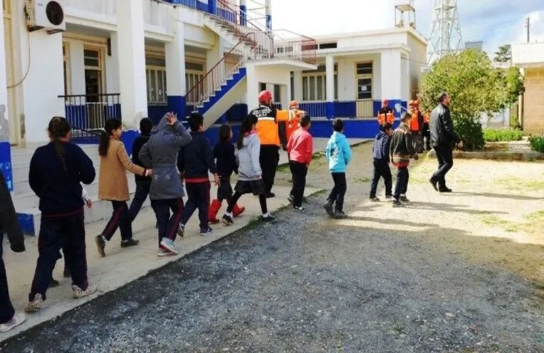 Σε αδιέξοδο τρεις οικογένειες εγκλωβισμένων στα κατεχόμενα - Επτά παιδιά χωρίς επίδομα (ηχητικό)