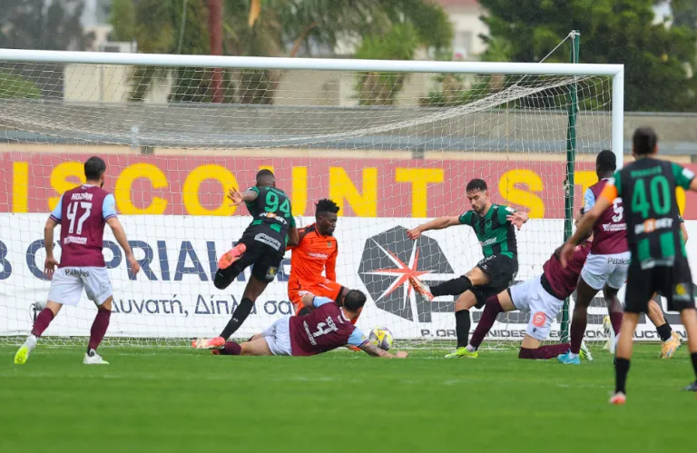 Ό,τι πάει μέσα… γράφει (και) με Αντεμπάγιο