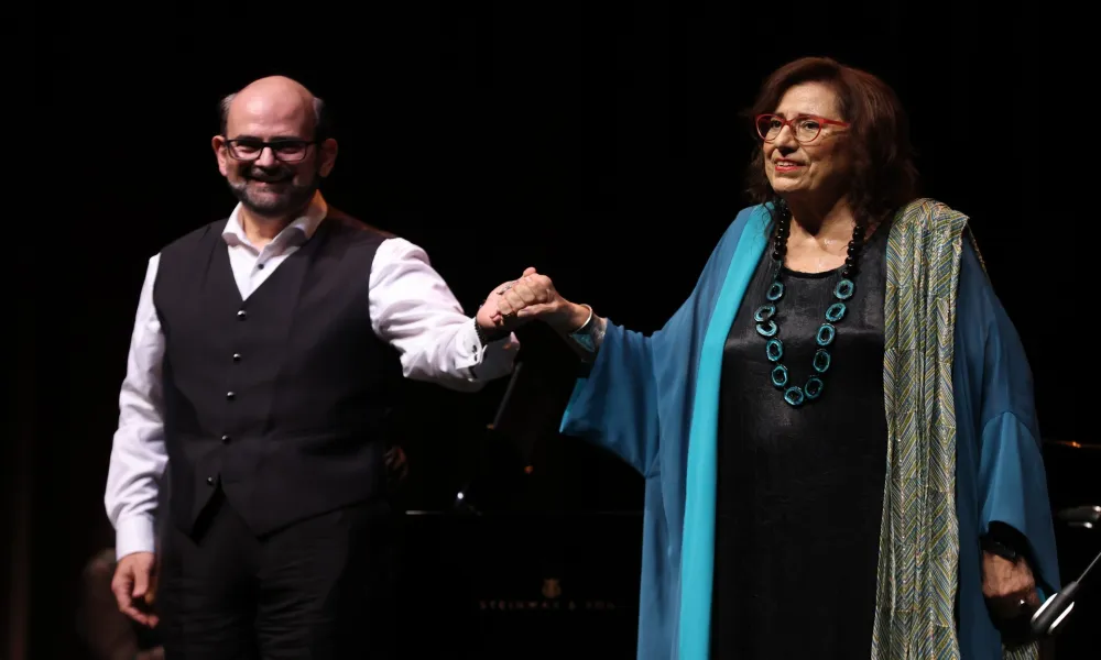 «Νύχτα μαγική»: Η Μαρία Φαραντούρη ερμηνεύει Μίκη Θεοδωράκη