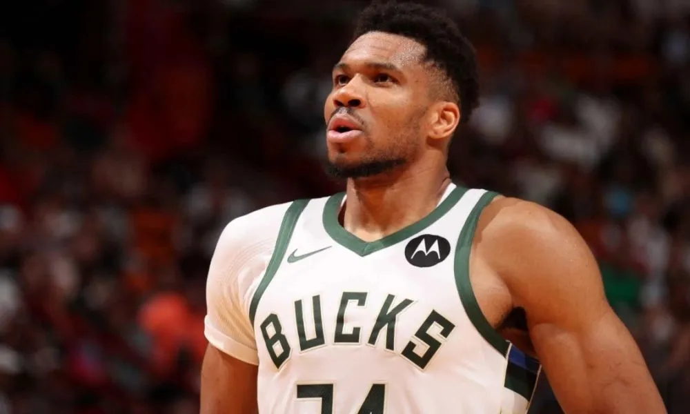 Πάνω από 12 ομάδες έκαναν πρόταση ανταλλαγής για Γιάννη, αλλά έφαγαν άκυρο