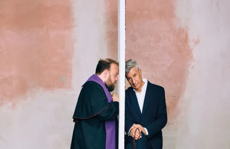 Εξομολογήσου τώρα: Ο Κατελάν στήνει πασχαλινή hotline για αμαρτωλούς