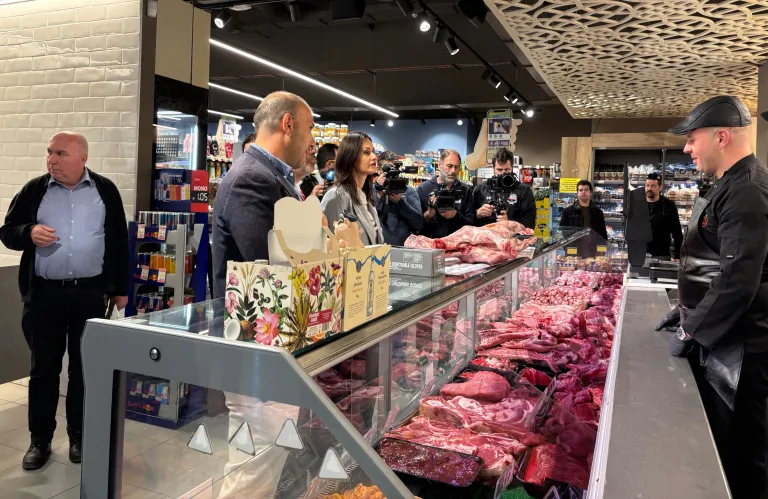 Μεγάλη η ζήτηση για ντόπιο κρέας παρά τον αφθώδη, λέει η Παναγιώτου - Αυξημένες οι τιμές σε φρούτα και λαχανικά