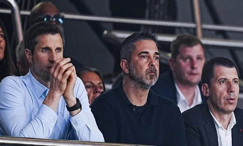 Στήριξη Ναβάρο στον Πασκουάλ