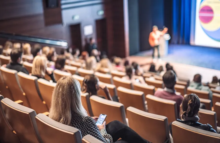 Αγγλόφωνα προπτυχιακά προγράμματα στο ΠΚ