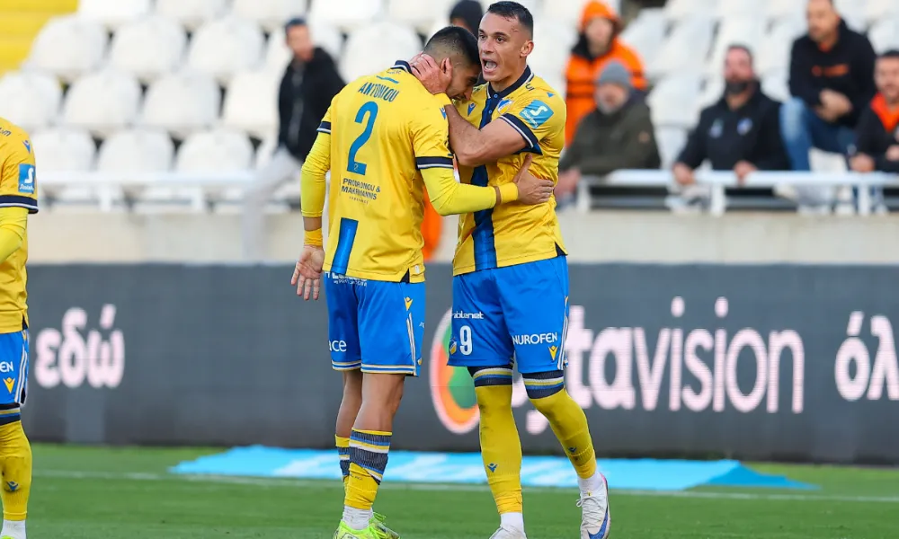 Φλερτάρει ξανά με διψήφιο...