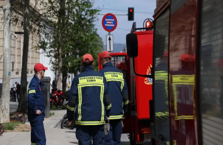 Ανείπωτη τραγωδία στην Ελλάδα: Δύο νεκρά αδέλφια, ένας άνδρας και μια γυναίκα από φωτιά σε διαμέρισμα