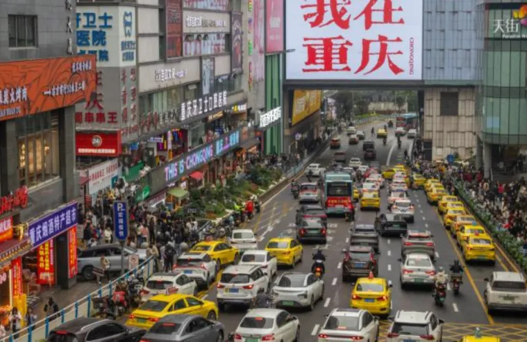 Αυτή είναι η χώρα που κανείς δεν χρησιμοποιεί φλας στο δρόμο - Τι χρησιμοποιούν στη θέση του