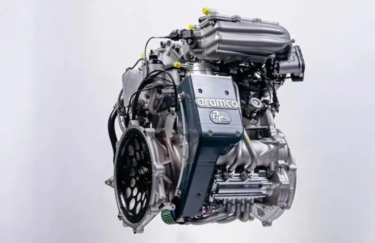 Πετρελαϊκός γίγαντας κατασκευάζει τον δικό του κινητήρα θαύμα - Γιατί μιλά για σούπερ-υβριδική τεχνολογία