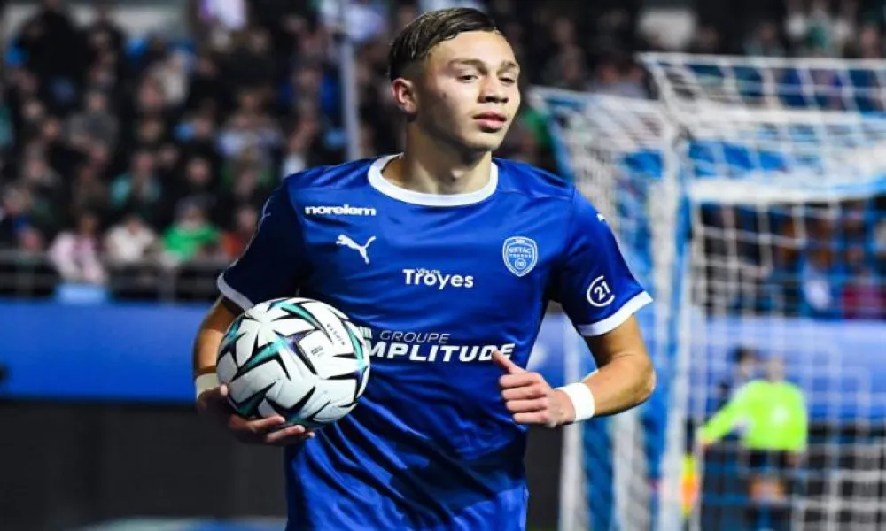 Έκλεισε τον 18χρονο Γάλλο εξτρέμ Ματίς Ντετουρμπέ η Μάντσεστερ Σίτι