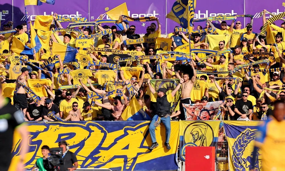 Η viral φωτογραφία των ΑΕΛιστών