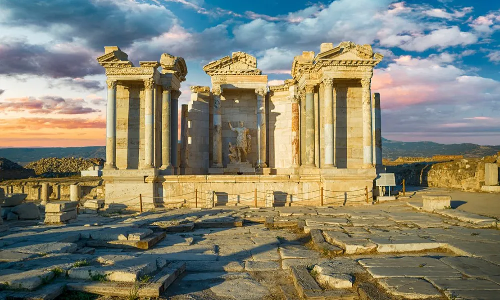 Στο φως 2.000 ετών άγαλμα της Αθηνάς στην αρχαία Λαοδίκεια στην Τουρκία