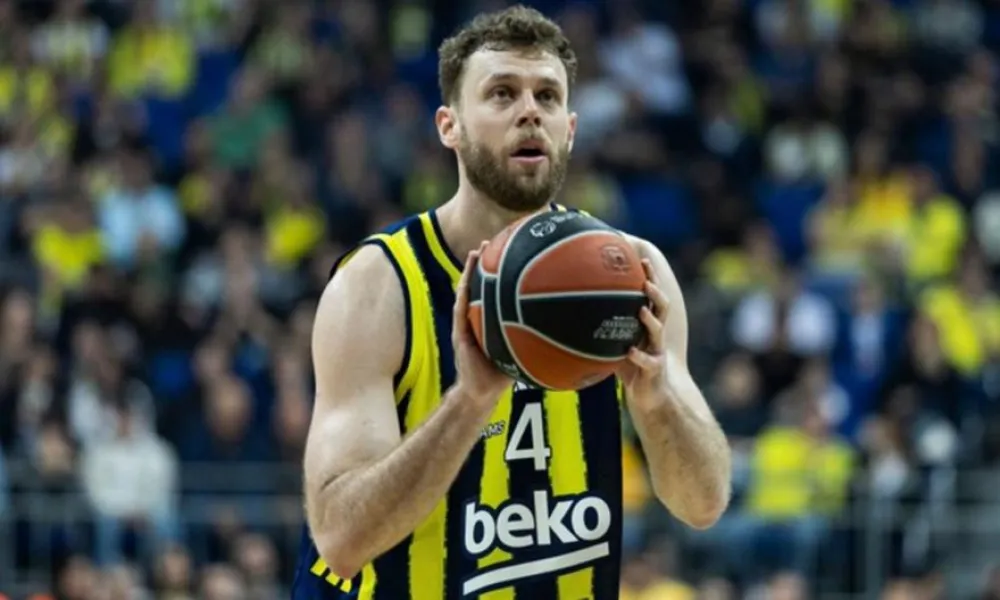 Δύσκολο διπλό για τη Φενέρ πριν τα playoffs της Ευρωλίγκας