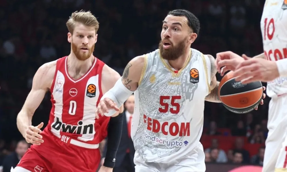 Η ειρωνική του αντίδραση του Τζέιμς για τις καλύτερες πεντάδες της EuroLeague