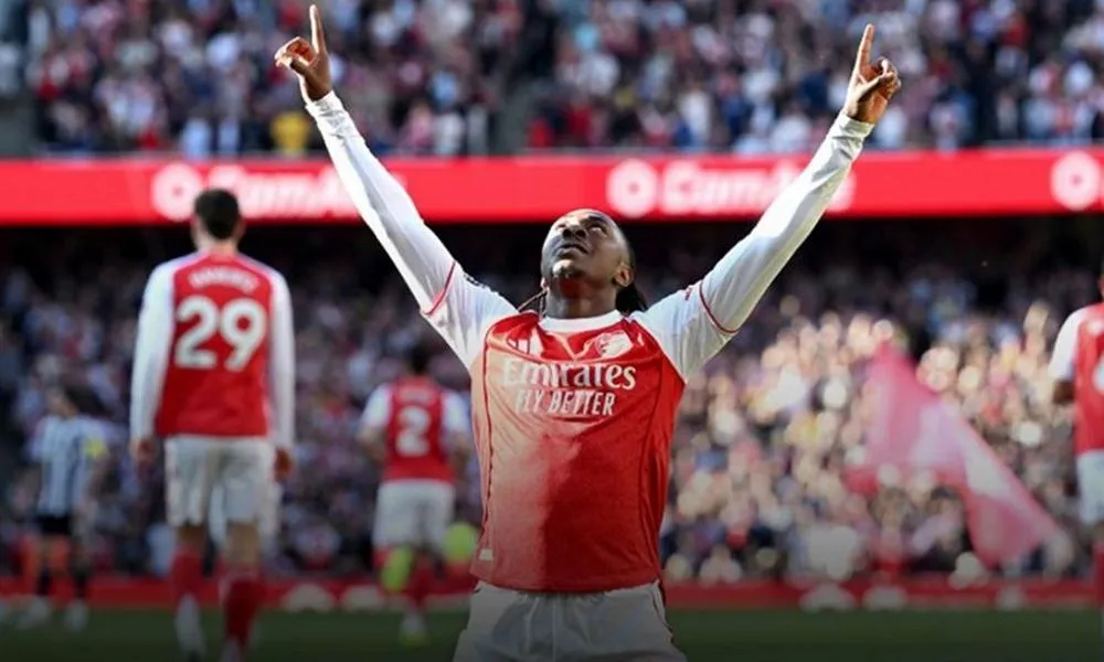 Άλλαξε… τροπάριο στα κόρνερ, νίκησε και ξέφυγε προσωρινά η Άρσεναλ!