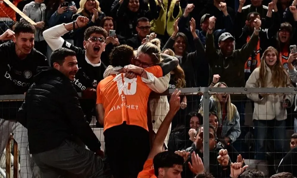 Ο ΟΦΗ έφερε τούμπα τον τελικό με τον Νους, στα κάγκελα η μητέρα του!