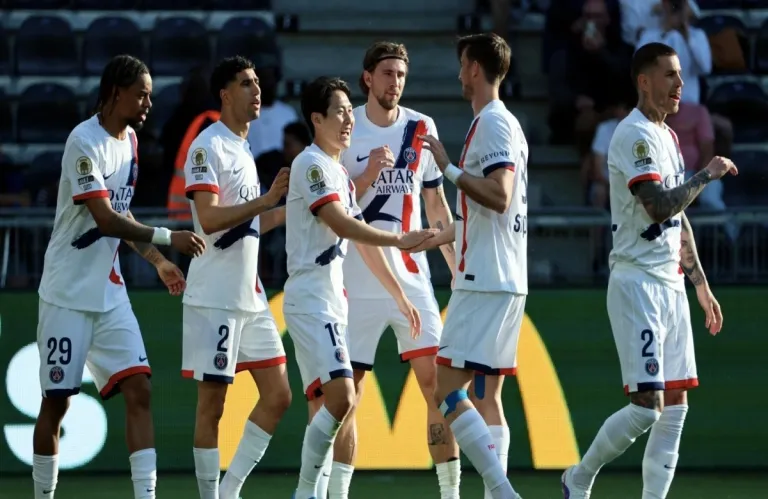 Τριάρα και φουλ για το 14ο πρωτάθλημα η Παρί