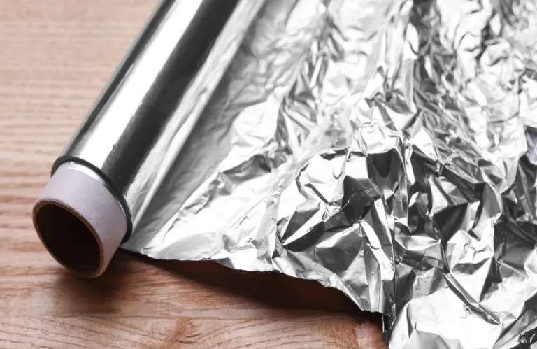 Βάλτε αλουμινόχαρτο στους τοίχους του σπιτιού: Το τεστ που προτείνουν οι ειδικοί, πότε είναι σκόπιμο να γίνεται