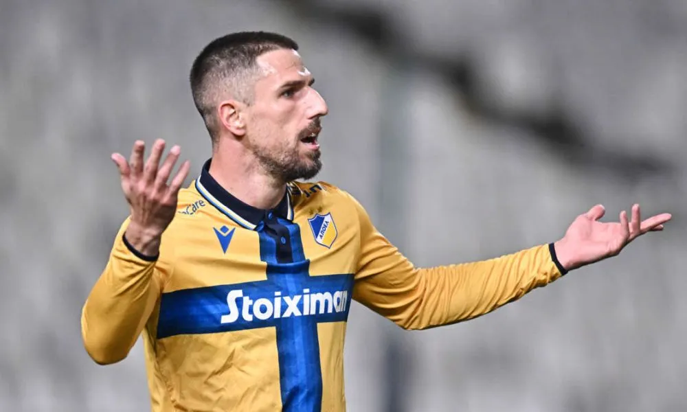 Χέρι-χέρι με τον Μαρκίνιος ο Ντέγκενεκ