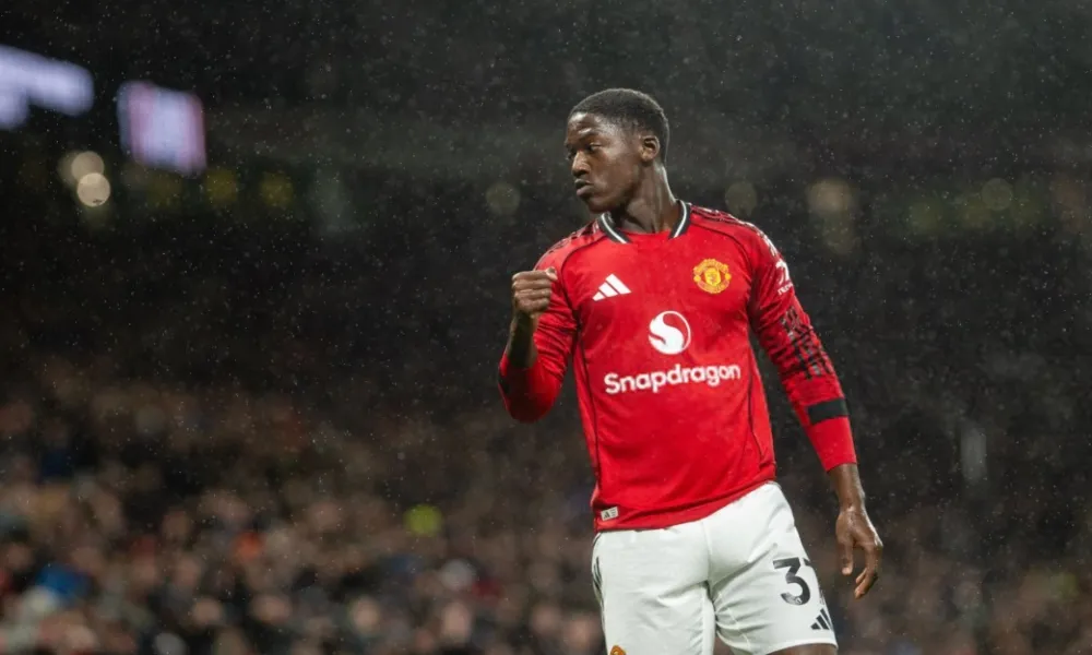 Έδωσαν τα χέρια με Μέινου και υπογράφει το νέο του συμβόλαιο με τη Γιουνάιτεντ!