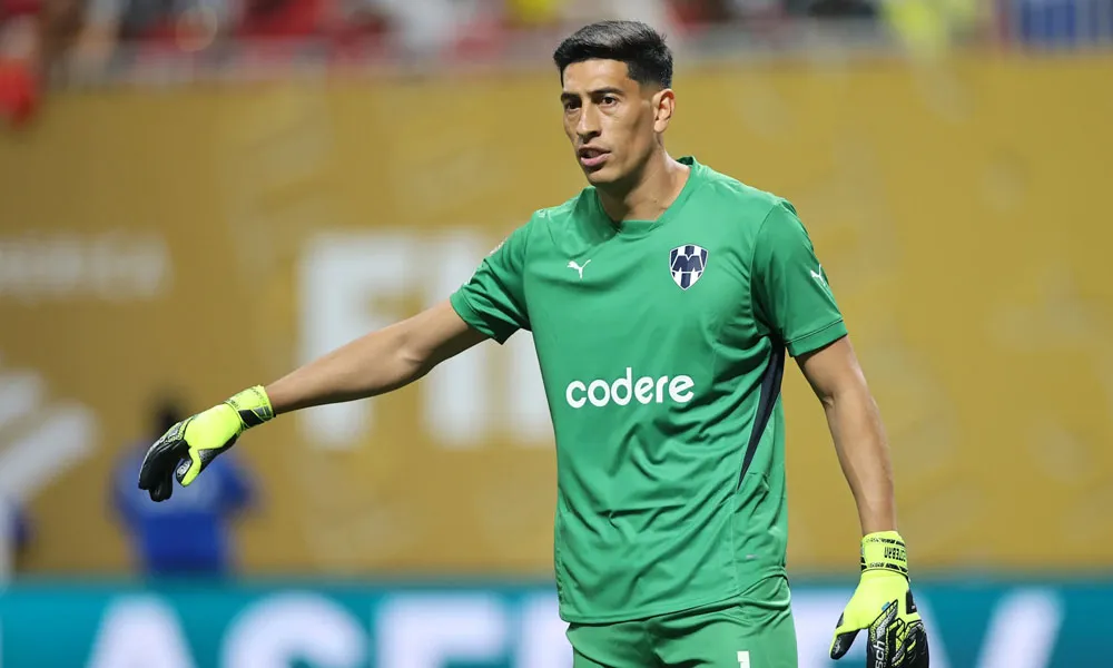 Ιστορική τιμωρία στον Αντράδα, 12+1 αγωνιστικές, για τη γροθιά στον Πουλίδο