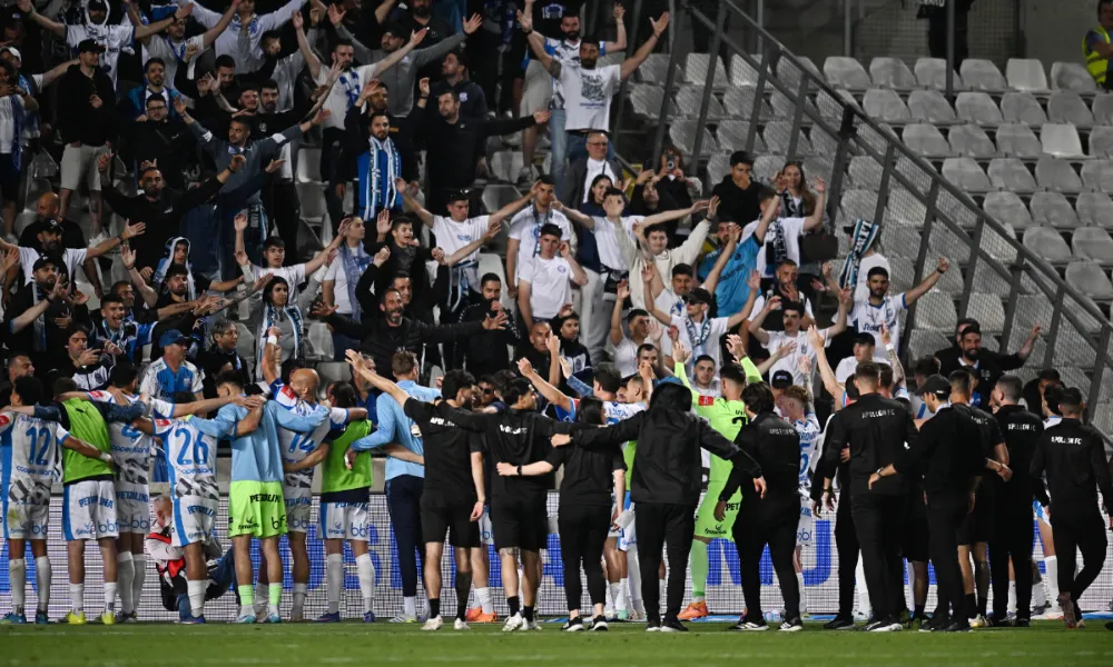 Από το «δεν μπορούν τα παλικάρια» στην… απόλυτη αντεπίθεση και αποθέωση