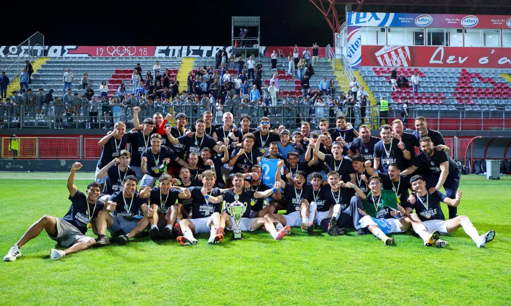 ΦΩΤΟ: Τρελά πανηγύρια από τους Παφίτες!